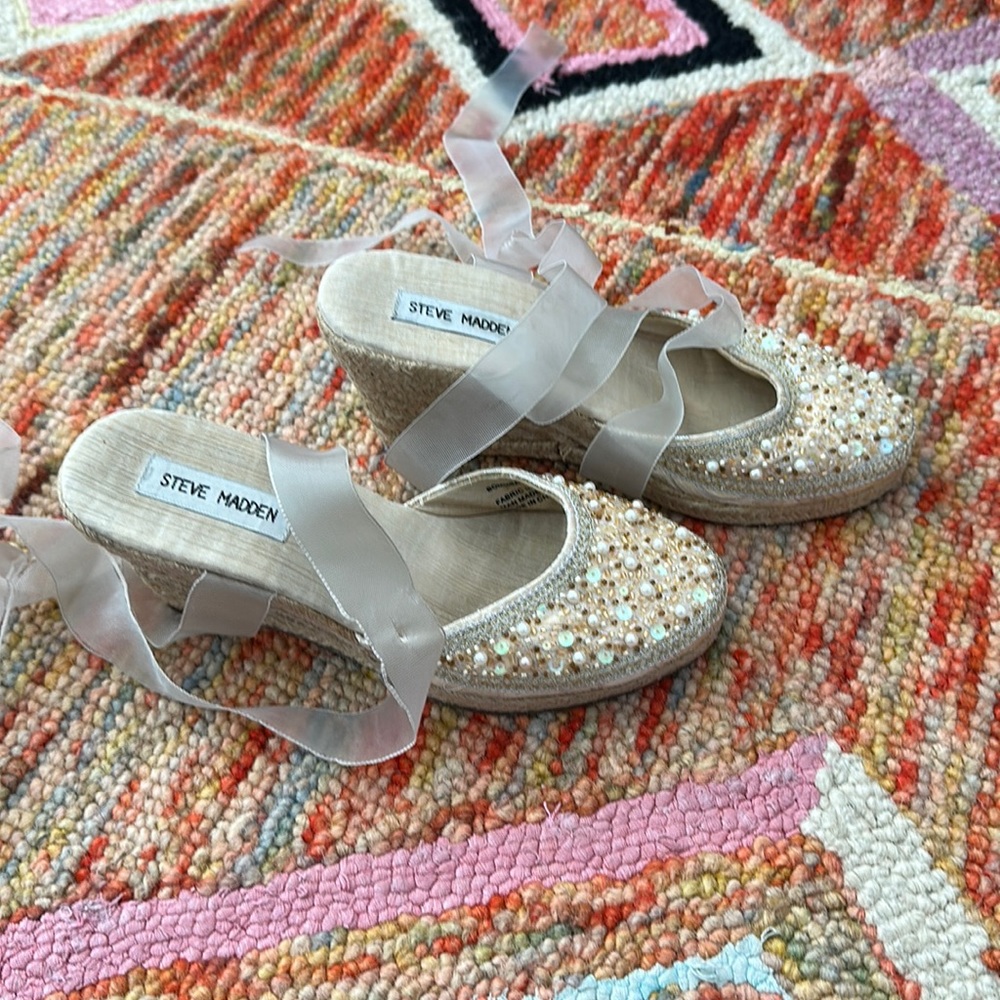 Steve Madden Wedge Embroidered & Beaded Champagne Espadrilles, Sz 7.5